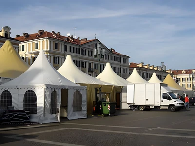 Gazebo in PVC a noleggio per una sagra